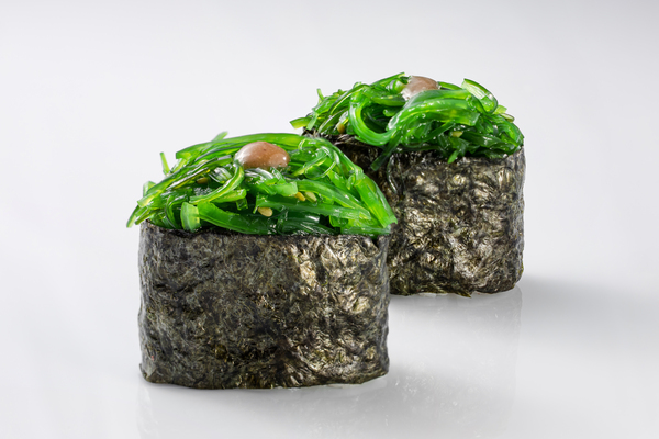 Gunkan de wakame