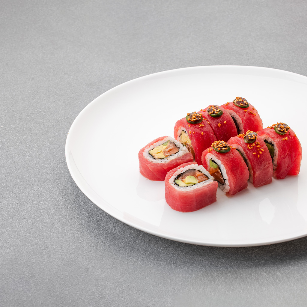 Spicy salmon and tuna roll