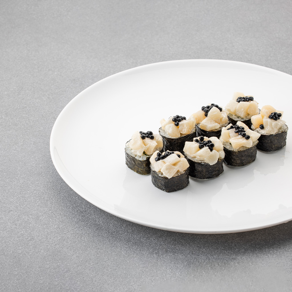 Scallop roll with truffle cream